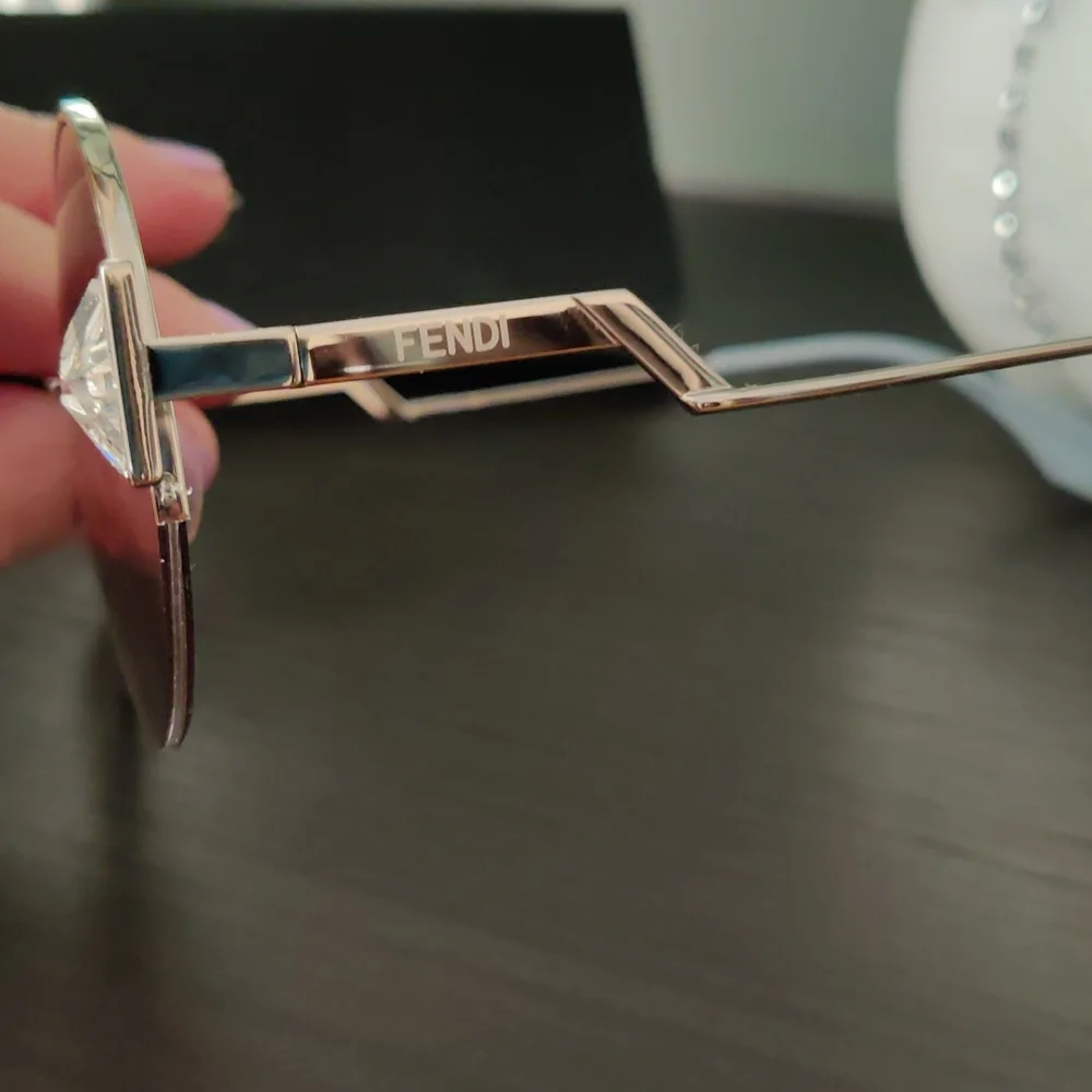 Gorgeous Authentic FENDI women sunglasses with crystals on the side - Picture 4 of 14